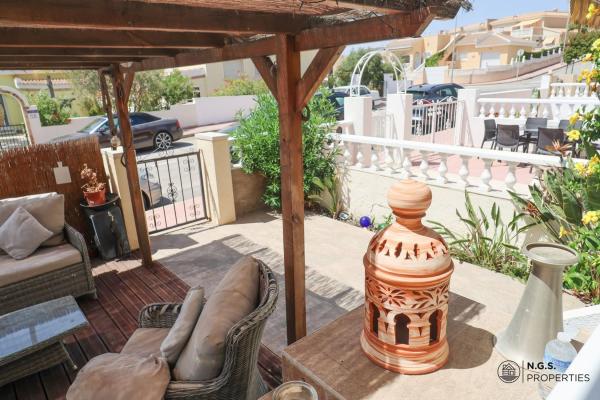 Chalet pareado en Calle Isla de Tabarca, 12, La Fiesta, Rojales thumbnail 2