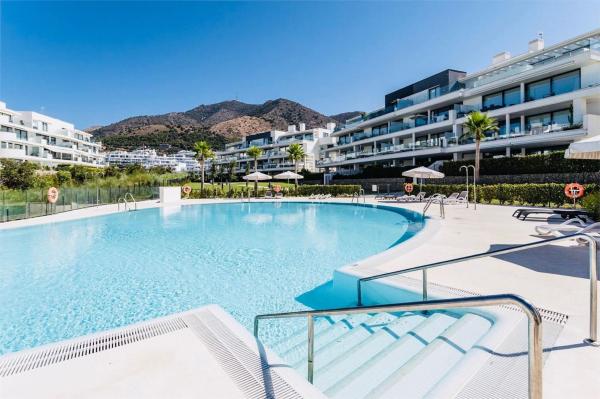 Venta de piso en Piso en Avenida 8 de Marzo, El Higuerón, Fuengirola, Fuengirola
photo 1