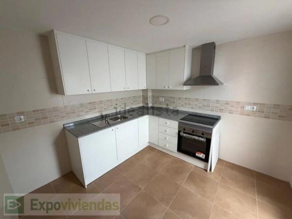 Продажа квартиры на Piso en Avenida Principes de Asturias, Daya Vieja, Дая Вьеха
 photo 2