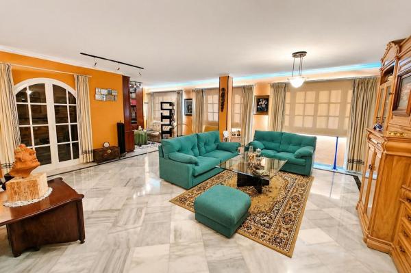 Duplex en venta en Dúplex en Plaza de la Hispanidad, Centro Ciudad, Fuengirola, Fuengirola thumbnail 2