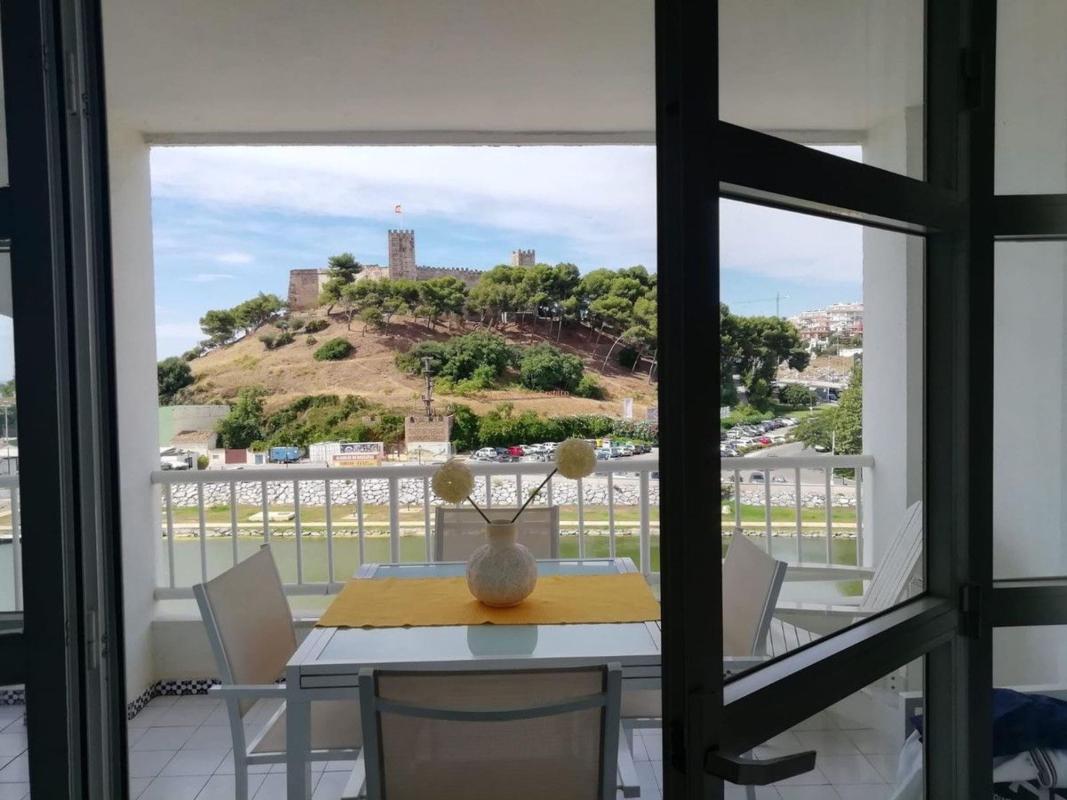 Sprzedaż mieszkania w Piso en Urbanización Pueblo Castillo, Zona Sohail, Fuengirola, Fuengirola
photo 1
