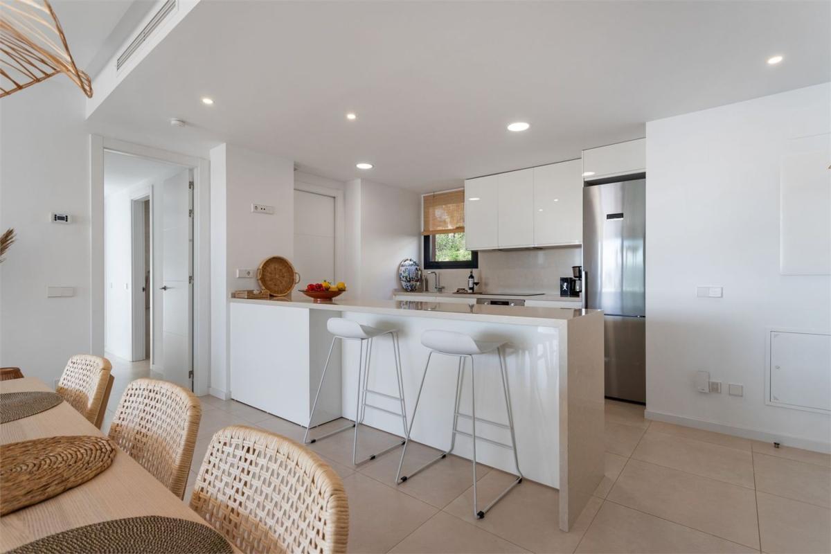Venta de piso en Piso en Avenida Fuengirola, Las Gaviotas, Fuengirola, Fuengirola
photo 2