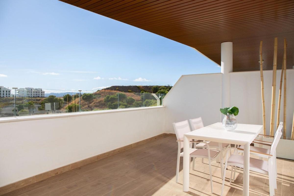 Venta de piso en Piso en Avenida 8 de Marzo, El Higuerón, Fuengirola, Fuengirola
photo 2