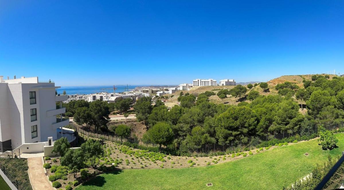 Venta de piso en Piso en Avenida 8 de Marzo, El Higuerón, Fuengirola, Fuengirola
photo 3