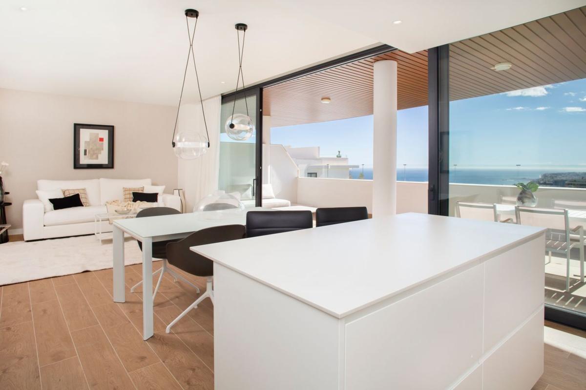 Venta de piso en Piso en Avenida 8 de Marzo, El Higuerón, Fuengirola, Fuengirola
photo 3