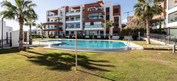 Venta de piso en Piso en Calle Begoña, 1, Las Gaviotas, Fuengirola, Fuengirola
 photo 1