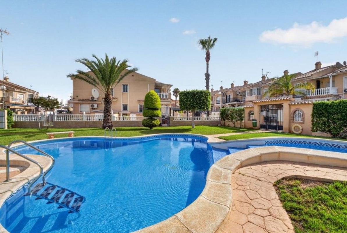 Propiedades en venta y alquiler en España photo 1