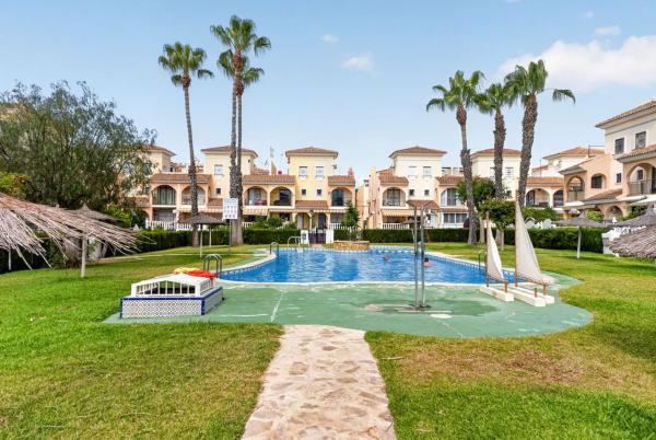 Chalet adosado en Calle Navelate s/n, Horizonte - La Campana, Orihuela photo 2
