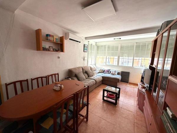 Venta de piso en Piso en Altozano, Alicante / Alacant, Alicante / Alacant
thumbnail 1
