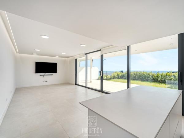Venta de piso en Piso en Calle Begoña, El Higuerón, Fuengirola, Fuengirola
 photo 2