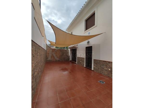 Chalet pareado en Los Pacos, Fuengirola thumbnail 2