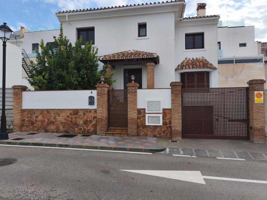 Propiedades en venta y alquiler en España photo 1