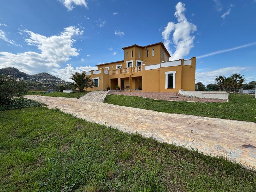 Propiedades en venta y alquiler en España photo 1