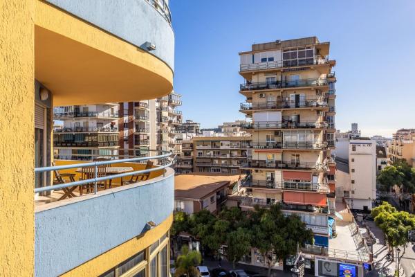 Sale of flat in Piso en Avenida Condes de San Isidro, Zona Puerto Deportivo, Fuengirola, Fuengirola
thumbnail 1