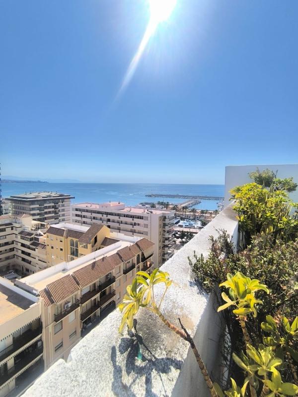 Sprzedaż poddasza w Ático en Calle Lamo de Espinosa s/n, Zona Puerto Deportivo, Fuengirola, Fuengirola photo 1