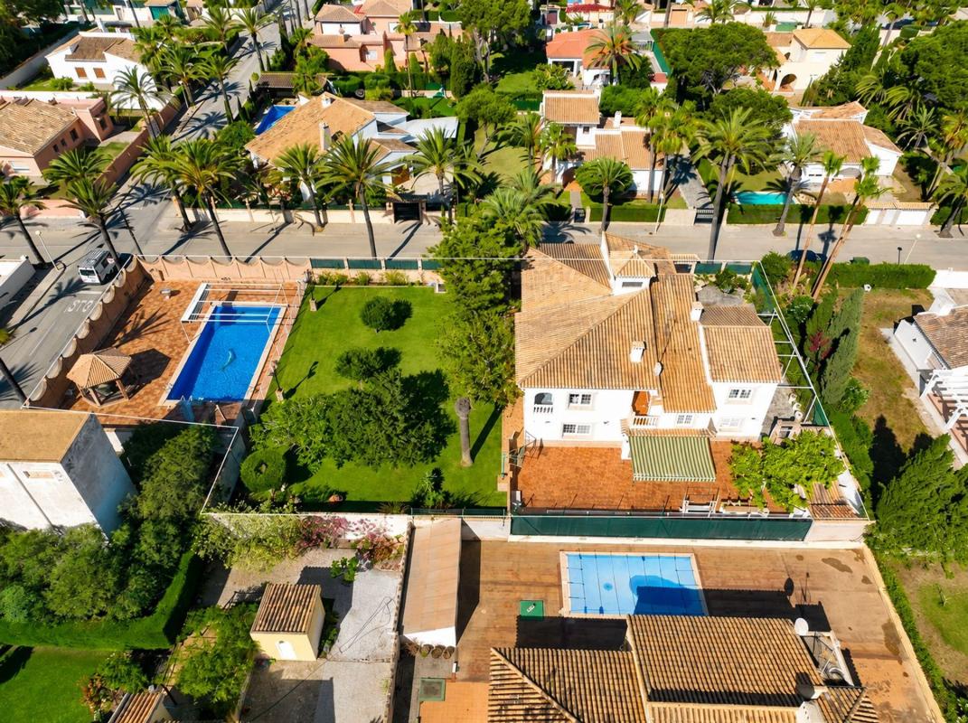 Продажа отдельного шале в Casa o chalet en Cabo Roig, Orihuela, Ориуэла photo 1