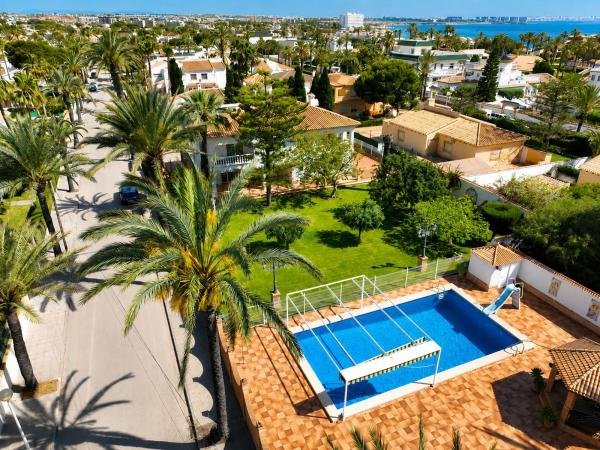 Chalet independiente en venta en Casa o chalet en Cabo Roig, Orihuela, Orihuela
thumbnail 1