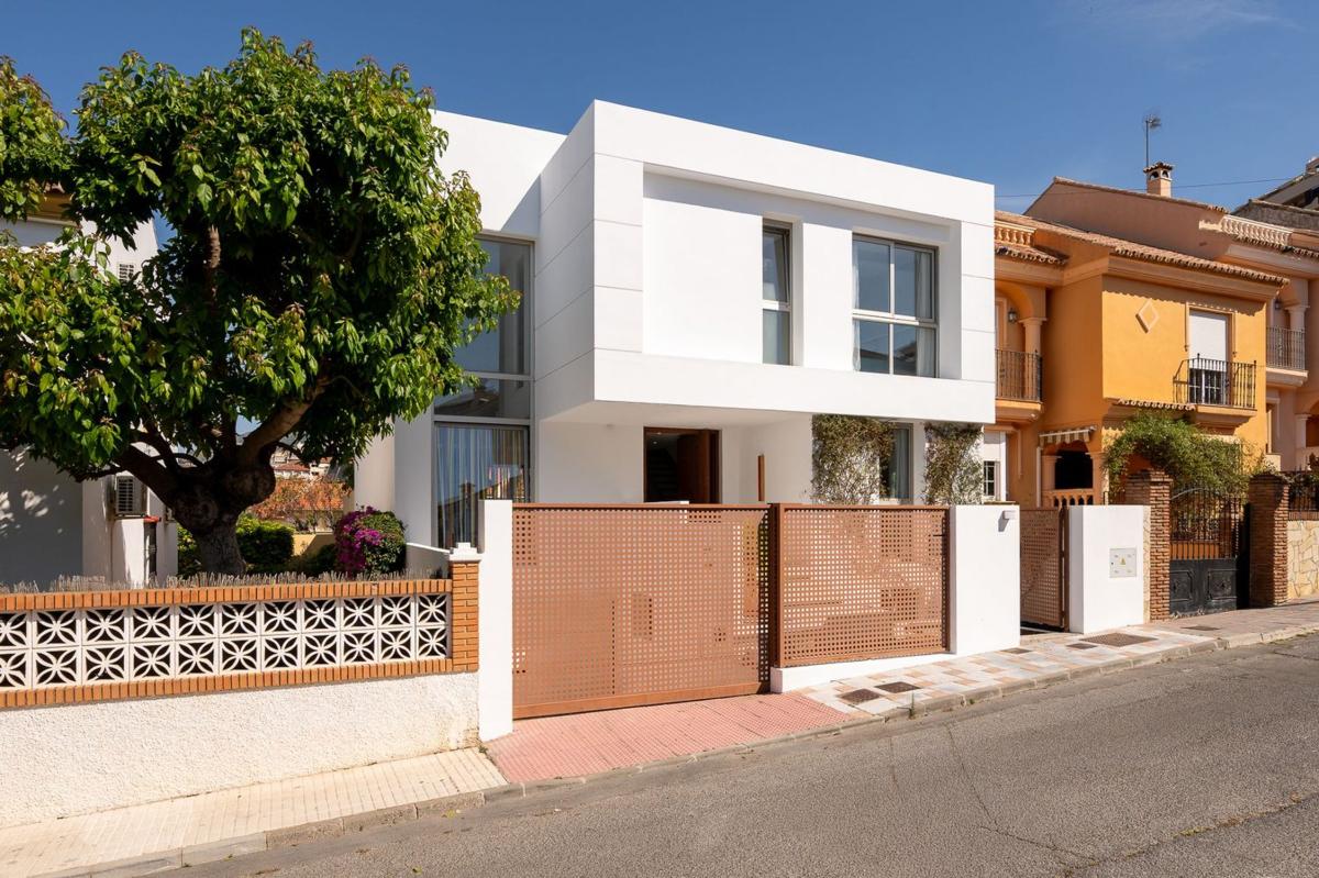 Properties for sale and rent in Spain photo 1
