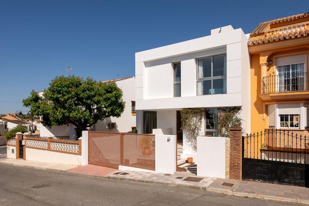 Properties for sale and rent in Spain photo 3