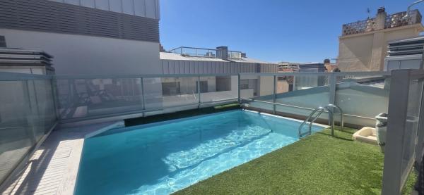 Дуплекс на продажу в Dúplex en Avenida Ramón y Cajal, Zona Puerto Deportivo, Fuengirola, Фуэнхирола photo 2