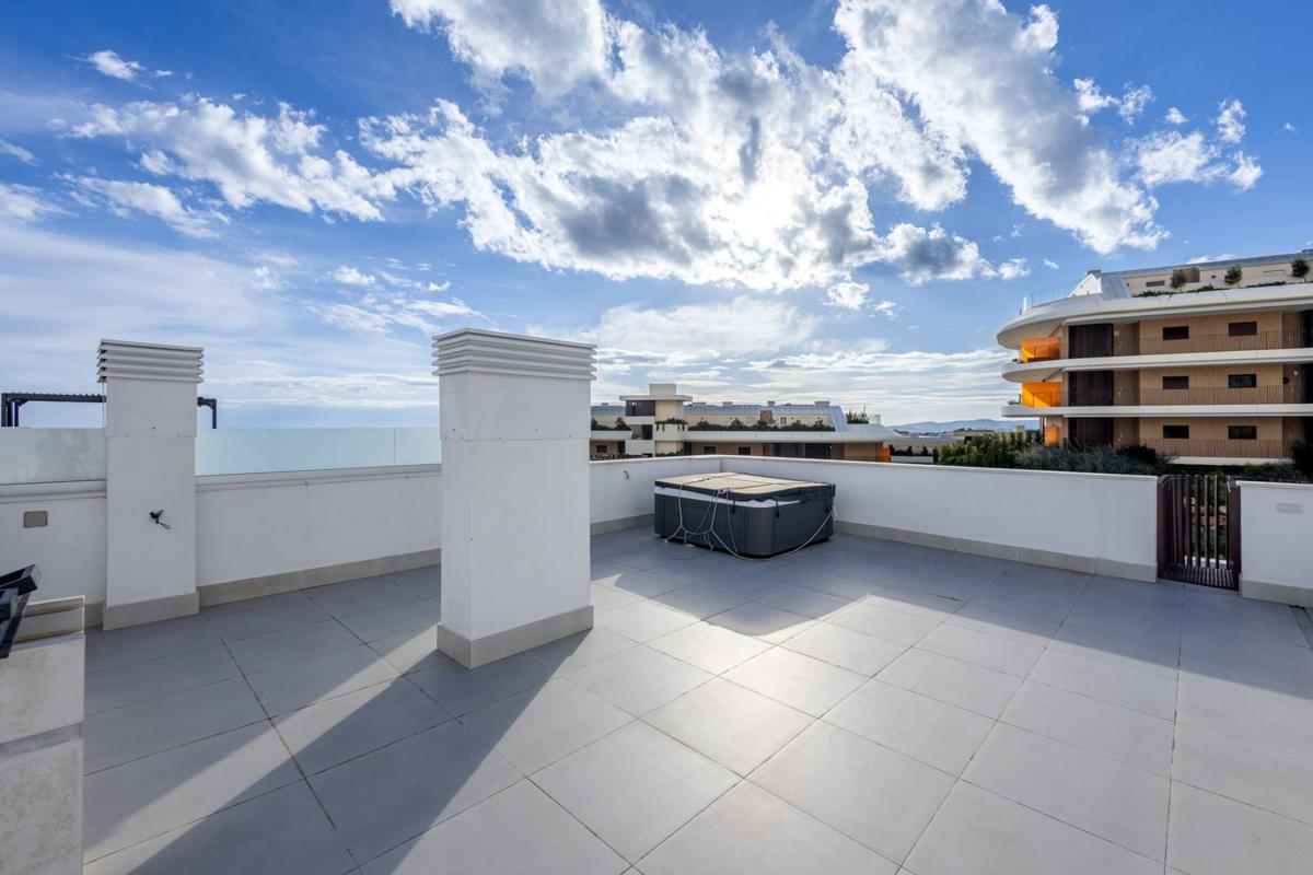 Venta de duplex en Dúplex en Avenida Fuengirola, El Higuerón, Fuengirola, Fuengirola photo 1