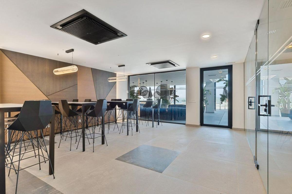 Sale of apartment in Piso en Calle Alba s/n, El Higuerón, Fuengirola, Fuengirola
photo 1