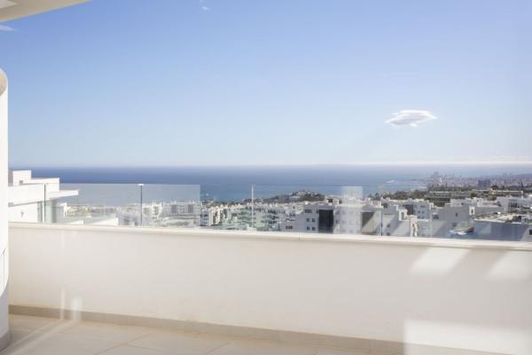 Ático en venta en  Ático en Avenida 8 de Marzo, El Higuerón, Fuengirola, Fuengirola photo 4