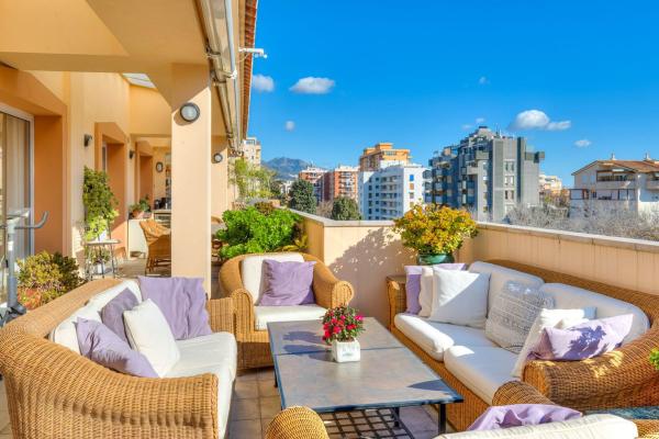 Ático en venta en Ático en Paseo Jesús Santos Rein, 9, Zona Puerto Deportivo, Fuengirola, Fuengirola photo 1
