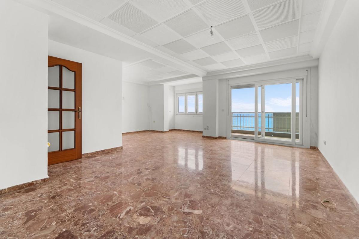 Sprzedaż mieszkania w Piso en Maritimo Rey De España, 12, Zona Puerto Deportivo, Fuengirola, Fuengirola
photo 1