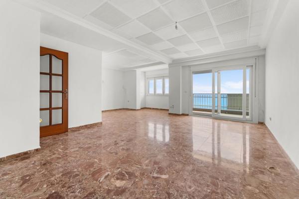 Venta de piso en Piso en Maritimo Rey De España, 12, Zona Puerto Deportivo, Fuengirola, Fuengirola
photo 1
