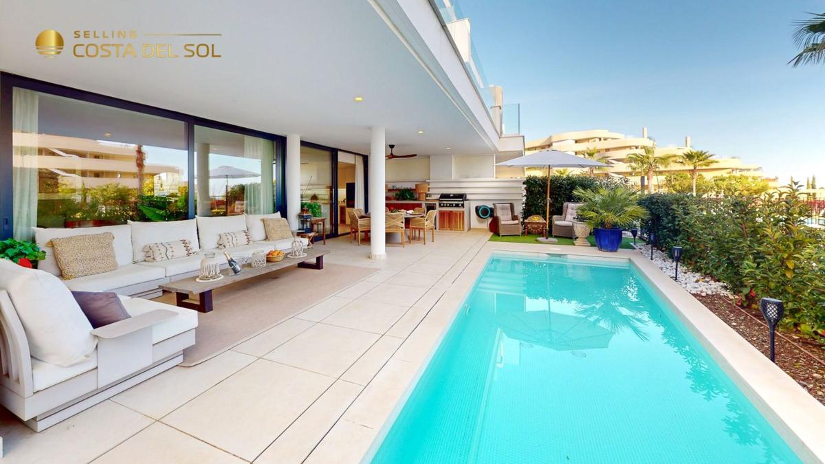 Venta de piso en Piso en Avenida 8 de Marzo, 12, El Higuerón, Fuengirola, Fuengirola
photo 1