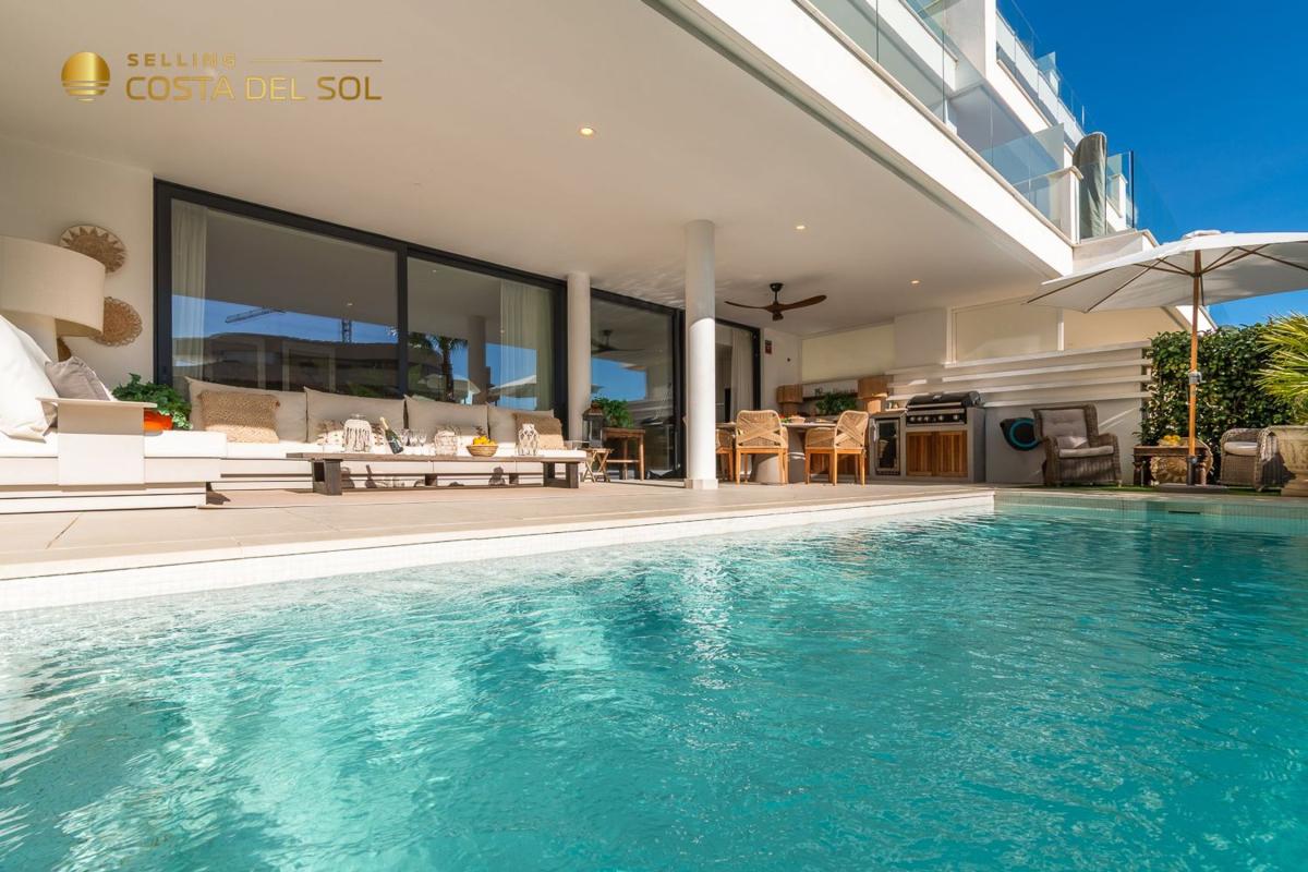 Venta de piso en Piso en Avenida 8 de Marzo, 12, El Higuerón, Fuengirola, Fuengirola
photo 3