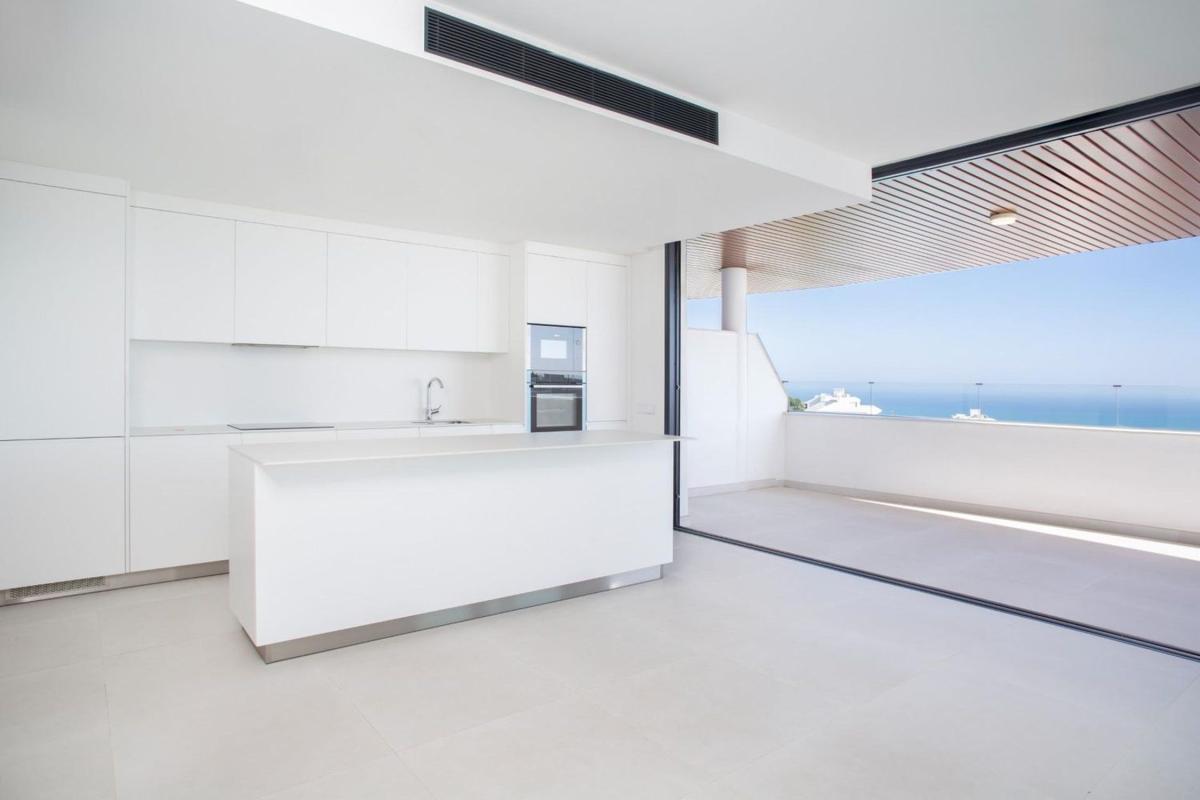 Venta de piso en Piso en Avenida 8 de Marzo, El Higuerón, Fuengirola, Fuengirola
photo 1