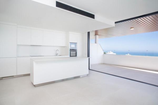 Venta de piso en Piso en Avenida 8 de Marzo, El Higuerón, Fuengirola, Fuengirola
photo 1