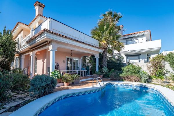 Casa o chalet independiente en Zona Sohail, Fuengirola photo 1