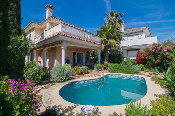 Casa o chalet independiente en Avenida Fuengirola, El Higuerón, Fuengirola photo 1