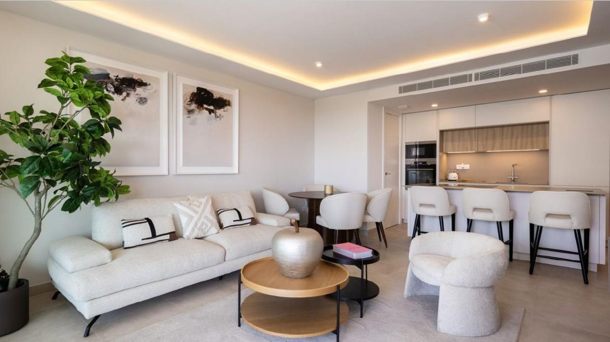 Sprzedaż mieszkania w Piso en Avenida Santa Amalia, 17, Zona Sohail, Fuengirola, Fuengirola
photo 1