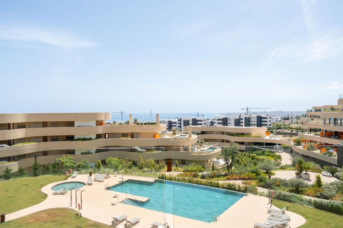 Продажа квартиры на Piso en Avenida 8 de Marzo, 35, El Higuerón, Fuengirola, Фуэнхирола
photo 1