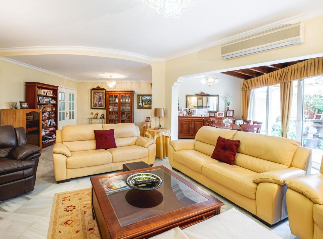Продажа таунхауса в Chalet adosado en Calle San Juan de la Cruz, Centro Ciudad, Fuengirola , Фуэнхирола photo 5
