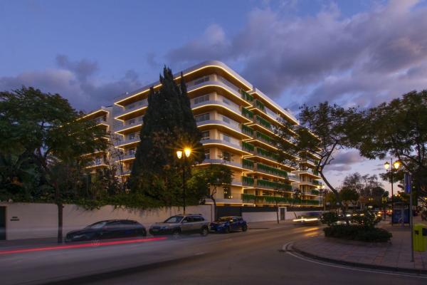 Sprzedaż mieszkania w Piso en Avenida Santa Amalia, 17, Zona Sohail, Fuengirola, Fuengirola
 photo 1