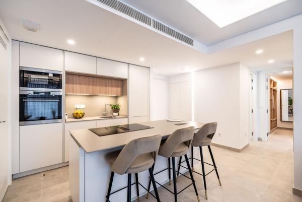 Sprzedaż mieszkania w Piso en Avenida Santa Amalia, 17, Zona Sohail, Fuengirola, Fuengirola
 photo 2
