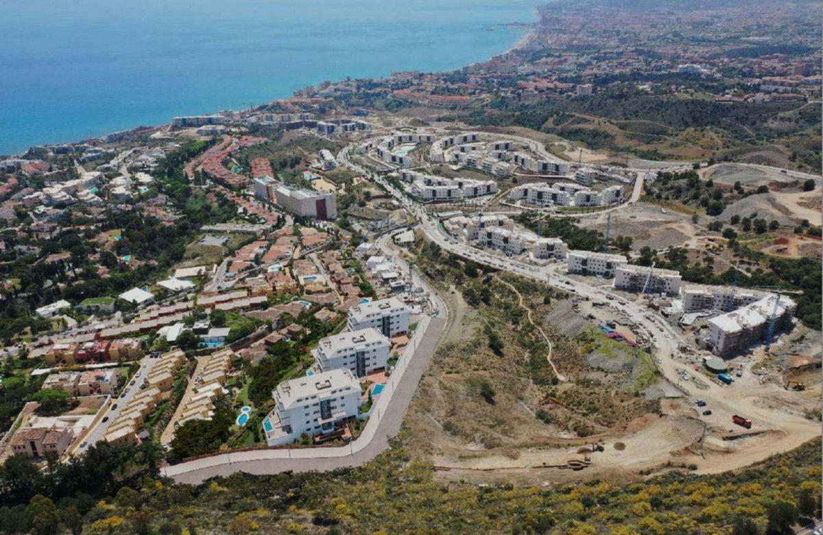 Sale of apartment in Piso en Calle Eva, El Higuerón, Fuengirola, Fuengirola
photo 1