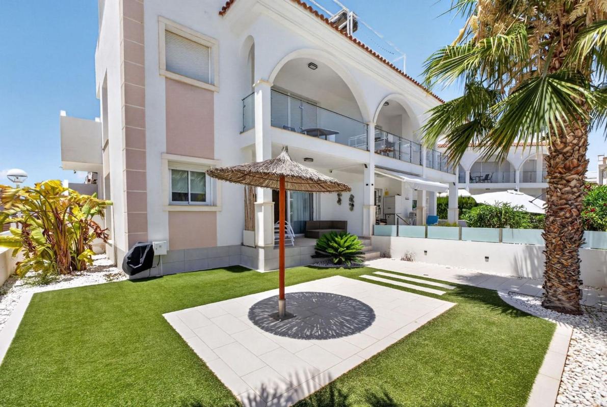 Venta de piso en Piso en Avenida D'Argentina, 40, Calas de Santiago Bernabeu, Santa Pola, Santa Pola
photo 1