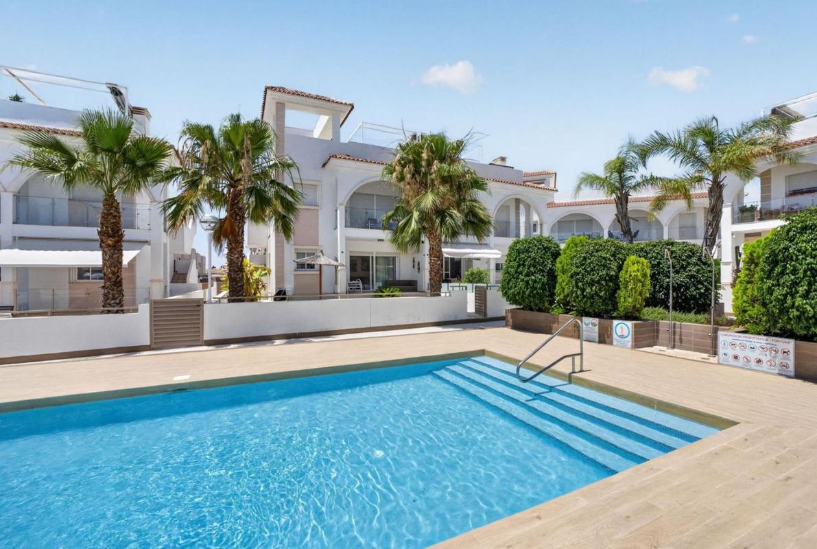 Venta de piso en Piso en Avenida D'Argentina, 40, Calas de Santiago Bernabeu, Santa Pola, Santa Pola
photo 3