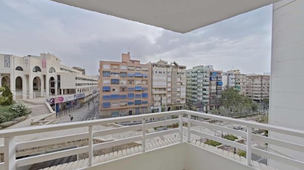 Venta de piso en Piso en Avenida General Marvá, Ensanche-Diputación, Alicante / Alacant, Alicante / Alacant
 photo 4