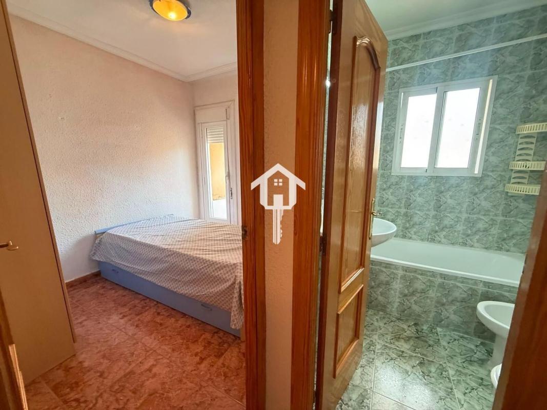 Venta de duplex en Dúplex en Calle Sierra Maigmó, Virgen del Remedio - Parque lo Morant, Alicante / Alacant, Alicante / Alacant photo 3