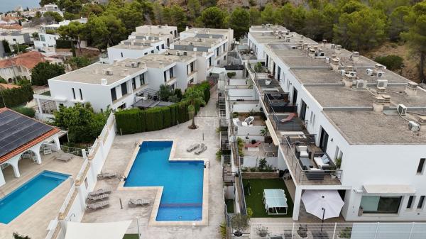 Частный шале на продаже в  Casa o chalet en L'Albir, Alfaz del Pi, Алфаз дель Пи photo 2