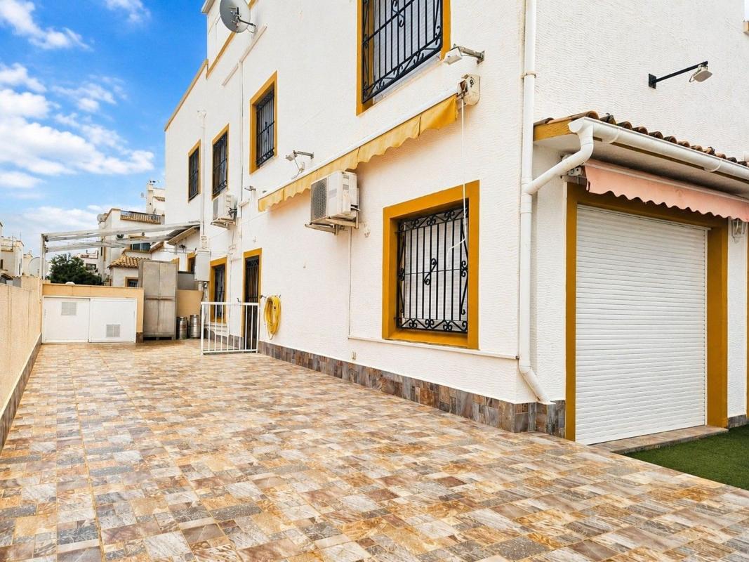 Propiedades en venta y alquiler en España photo 2