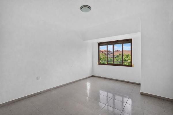 Venta de piso en Piso en Calle de los Doscientos, Benalúa, Alicante / Alacant, Alicante / Alacant
thumbnail 2