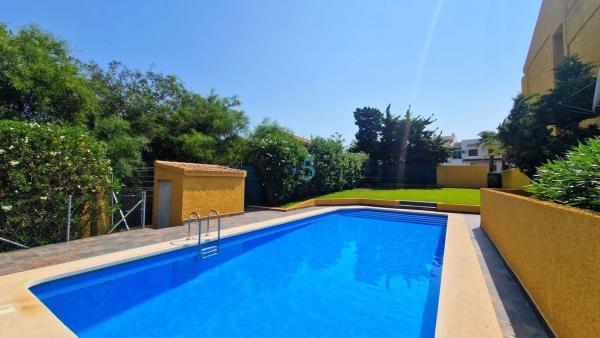 Chalet wolnostojący na sprzedaż w Casa o chalet en Cabo Roig, Orihuela, Orihuela thumbnail 1